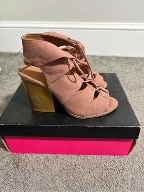 Pink Mauve Lace Up Chunky Heel Sandals Women’s 7
